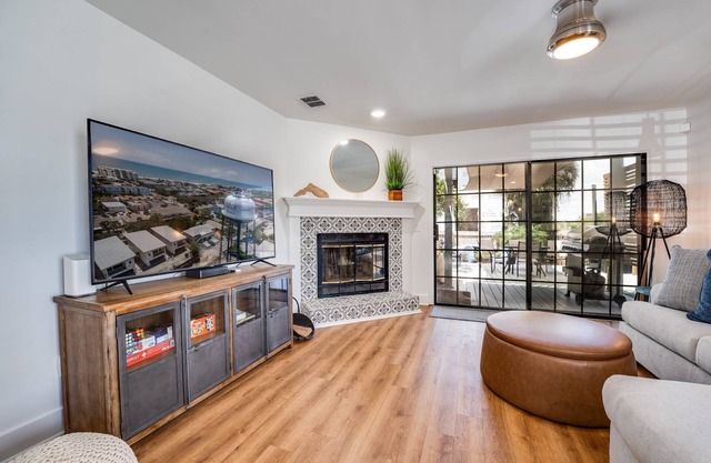 Enjoy vibrant beach life in our stylish townhome, the perfect place for beach time, great food, fun!