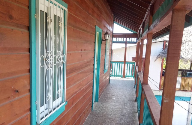 Enjoy vibrant sunsets, gorgeous ocean views and a warm tropical breeze in Roatan