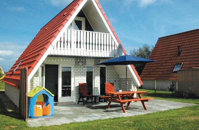 Enjoy your own infrared sauna (2 persons) in this well-kept vacation home on the edge of a vacation