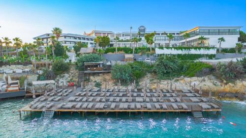 Enki Spinoza Resort Hotel