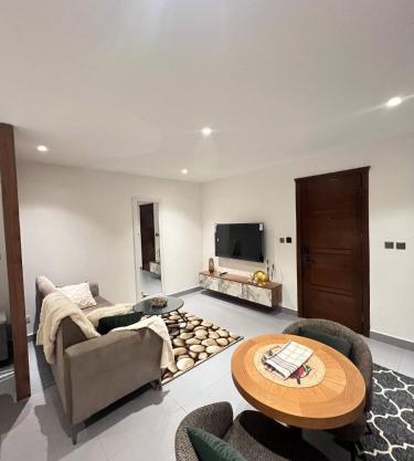 Ensuite studios luxury apartment Pool and balcony