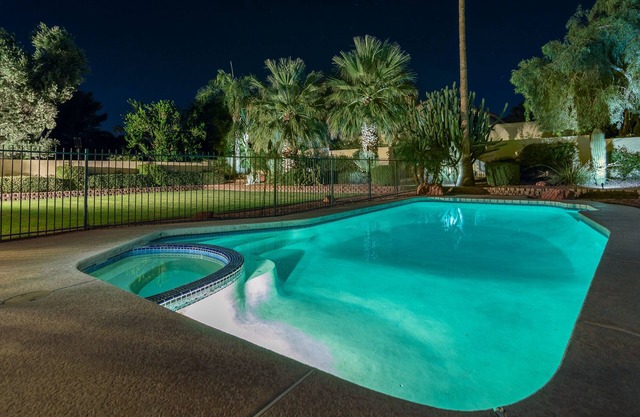 Entertainers delight in sought after Kierland with Diving Pool & Spa
