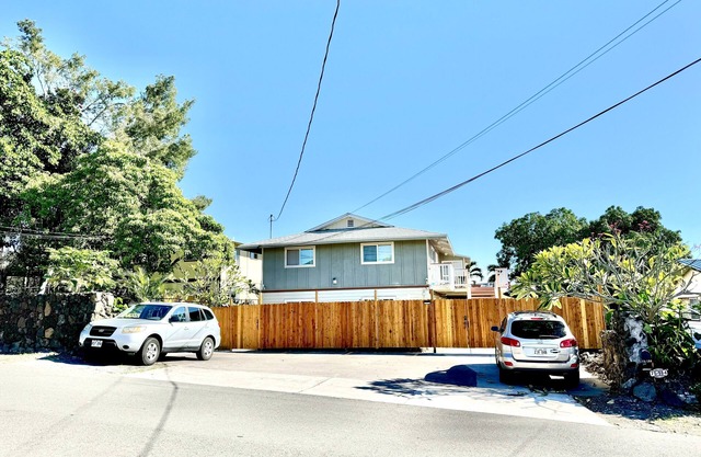 Entire 3bedrooms Apt. w/Balcony & Ocean Sunset View, Great Location