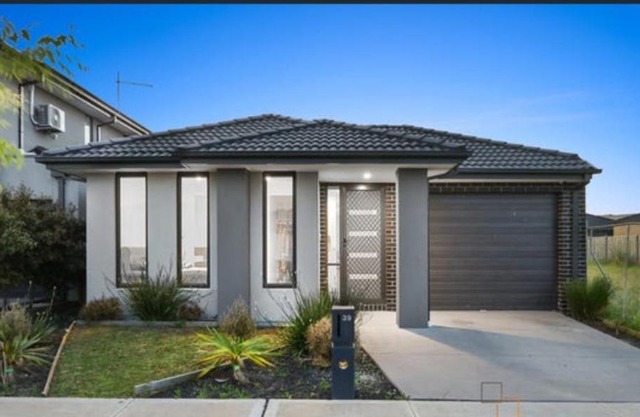 Entire 4 bedroom Clyde North home., no sharing