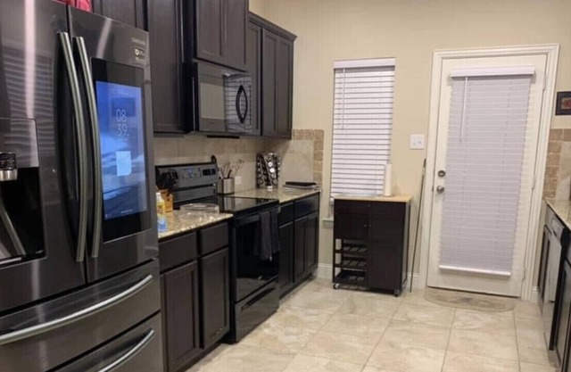 Entire New Spacious 4 Bedroom Home