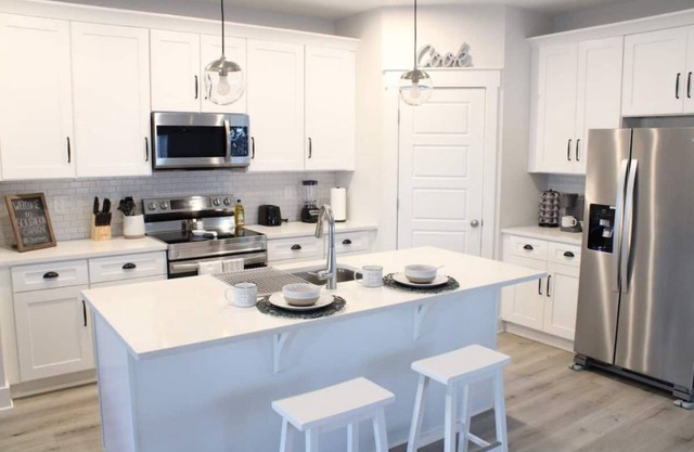 Entire Townhome 3B/3.5b| Game Room|Close to MTSU and Nashville