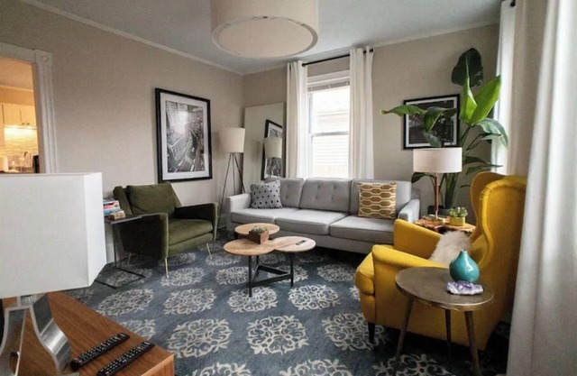 Entire Two Bedroom Apartment in East Providence