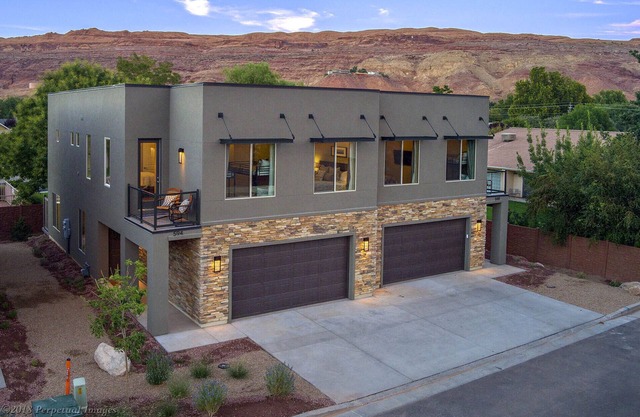 Entrada at Moab 590 and 594 | Townies | Pool/Spa | Garage | Same Day Booking