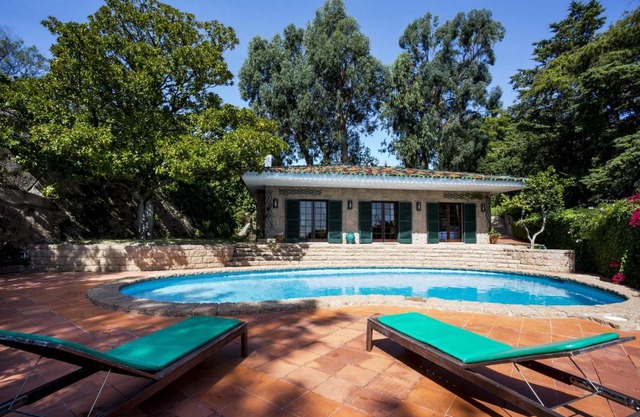 Entre Rochas Pool House by The Getaway Collection