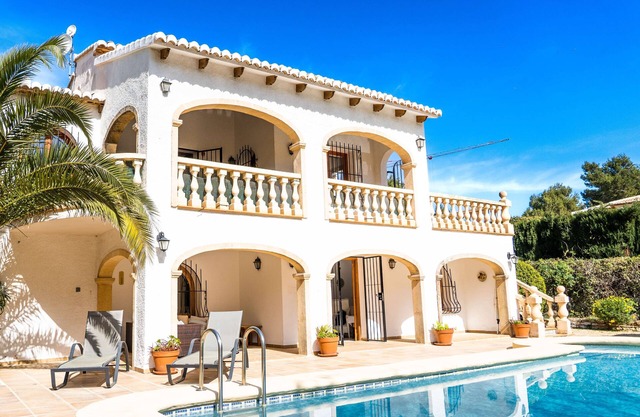 Enzo is a large imposing 5-bedroom villa. With a large private pool (12m x 6m)