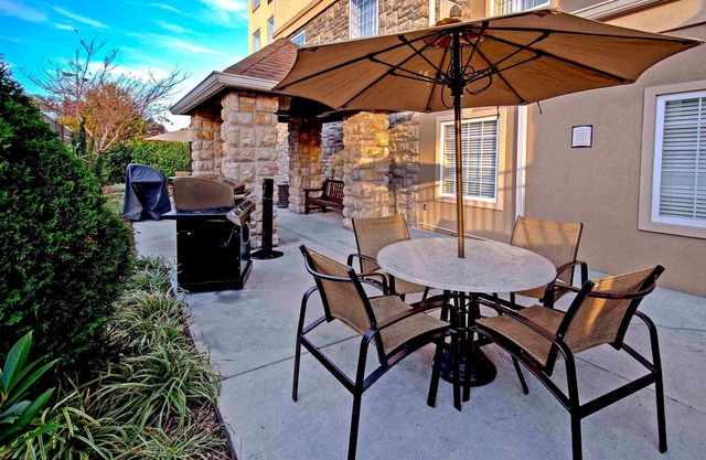 Equipped Suite Near CHA | Indoor Pool + Gym Access