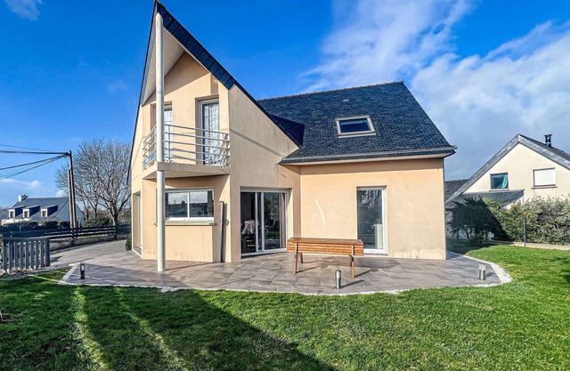 Erdeven - 7 room house - 118 sqm - Enclosed garden