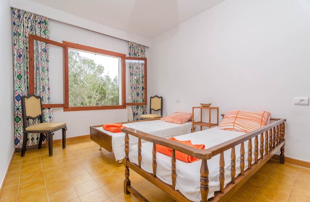 ES JAÇ - Chalet with terrace in Cala s'Almonia.