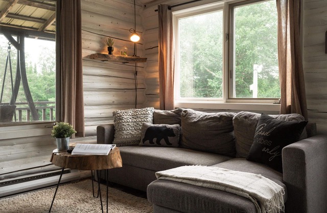 Escape to a Quiet Oasis, Spa, Fireplace, Nature