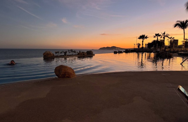 Escape to Luxury: Exclusive 1-Bedroom Resort Retreat on Cabo's Stunning Shores