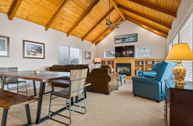 Escape to the Beach, Hot Tub, w/3 Main Level Bedrooms, Huge Deck, Ocean Views, Steps 2 Beach