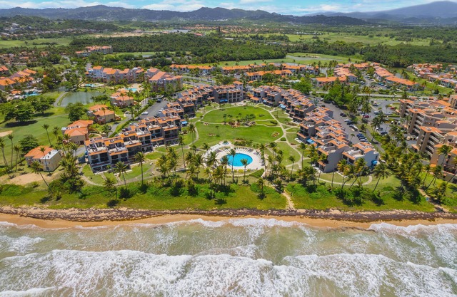 Escape to the Coast: Unwind with Ocean Views & Beachfront Convenience!