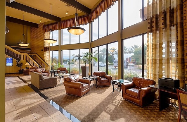 Escape to the Mountains! Spacious Family Unit, Pool, Restaurant
