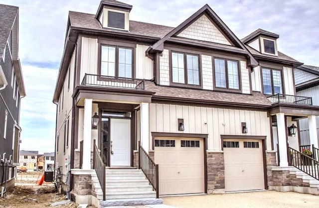 Escape with Views of Blue Mountain