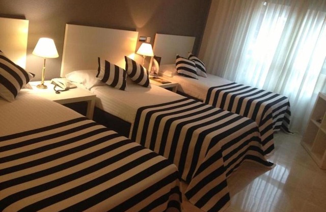 Esentia Togumar - Triple 3 adults