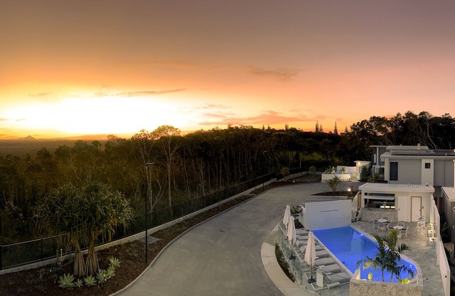 Essence Peregian - Lilly 4 Bedroom Luxury Home with Private Pool