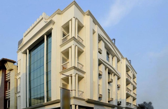 EUROPE PLAZA