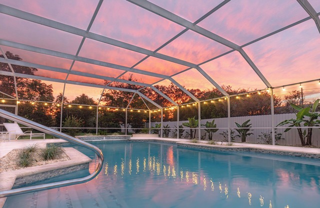 European-Designed Luxury: Heated Pool/Spa/Parlor