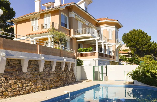 Exceptional sea view, 130m2, 3 bedrooms, large terrace of 30m2, swimming pool