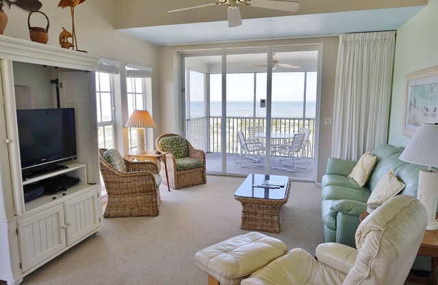 Exceptional view of the Gulf of Mexico and amazing sunsets. C1324C
