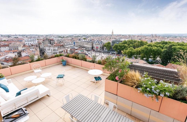 Exceptionnel ! Duplex au 11eme étage avec ascenseur, parking et clim (AC) - Class Appart
