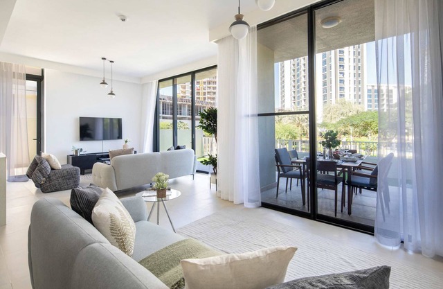 Exclusive 3BR Villa with Backyard in Dubai Hills!