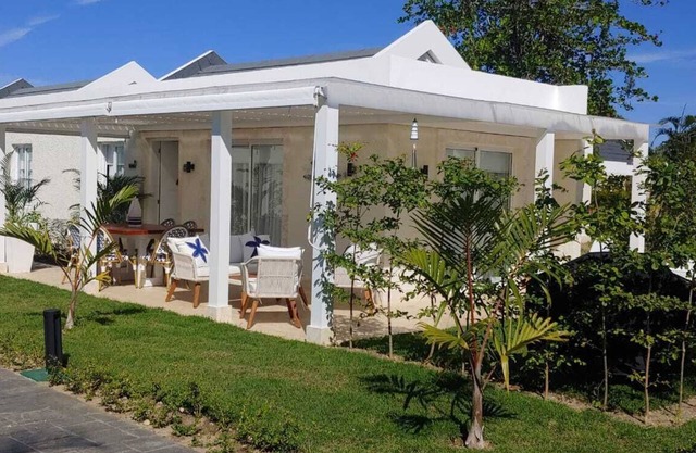 Exclusive Beach and Golf Villa with private Hot tub