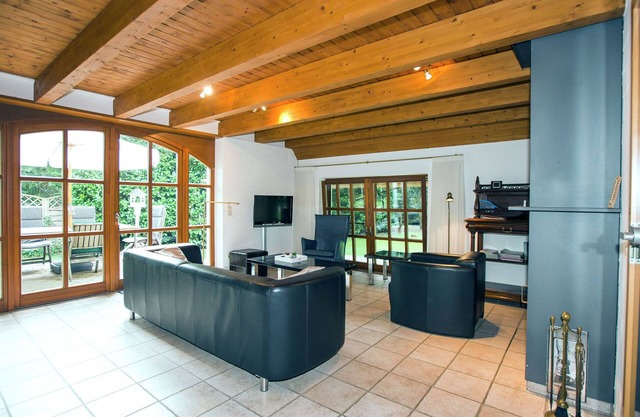 Exclusive holiday home in Uelsen with conservatory