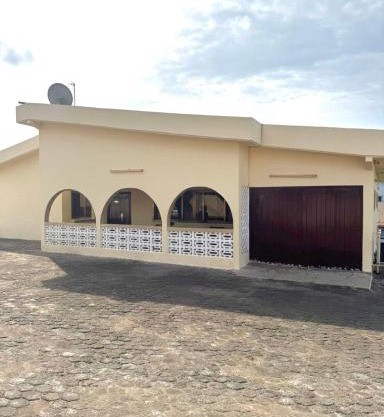 Exclusive Holiday Villa with Pool in Accra