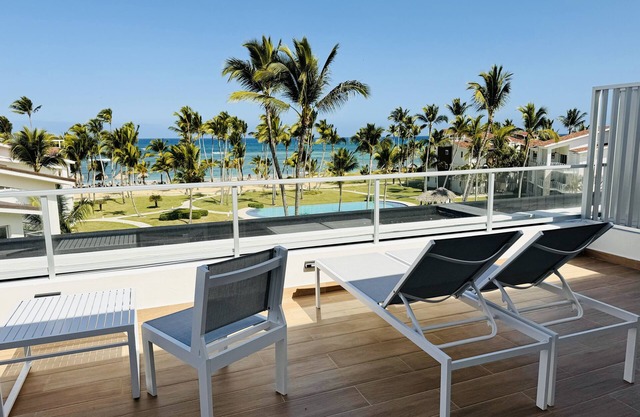 Exclusive Penthouse with Ocean View at Playa Palmera Beach Resort, Punta Canan