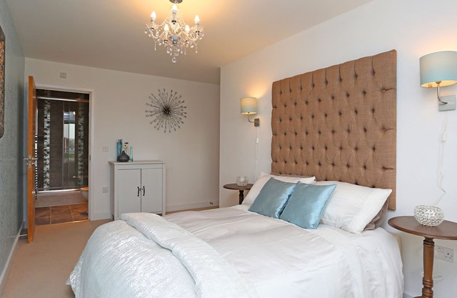 Exclusive Riverview Apartment