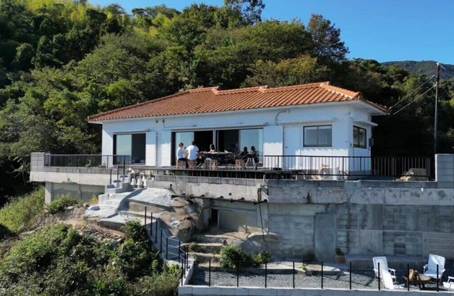 Exclusive Seaside Escape in Ocean House