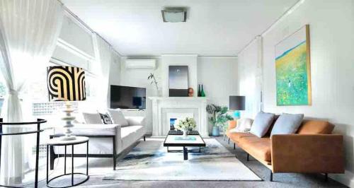 Exclusive Toorak Village 3B Corporate Retreat