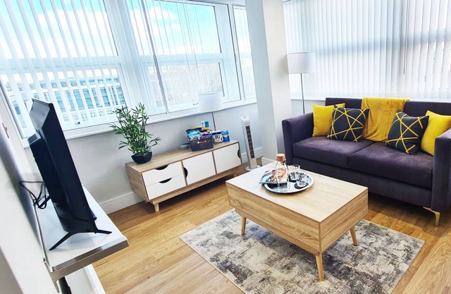 Executive 1 Bedroom Penthouse Apartment in Central Chelmsford
