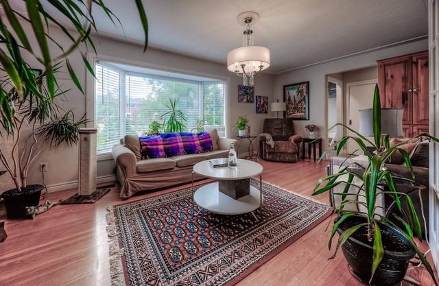 Executive 3 Bedroom Suite in the Heart of Waterloo