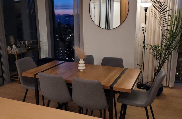 Executive corporate stay in beautiful Coal Harbour.