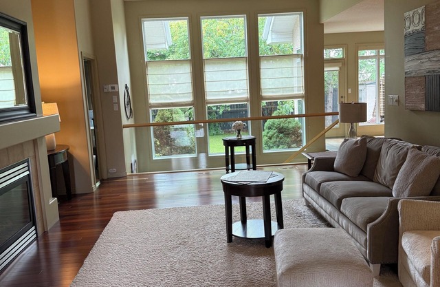 Executive House in Southwest Edmonton