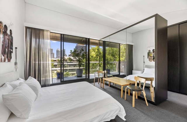 Executive townhouse in garden oasis complex with tennis court & pool