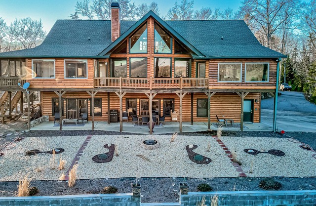 Expansive mountain lodging with game room, loft, WiFi, sweeping views & more