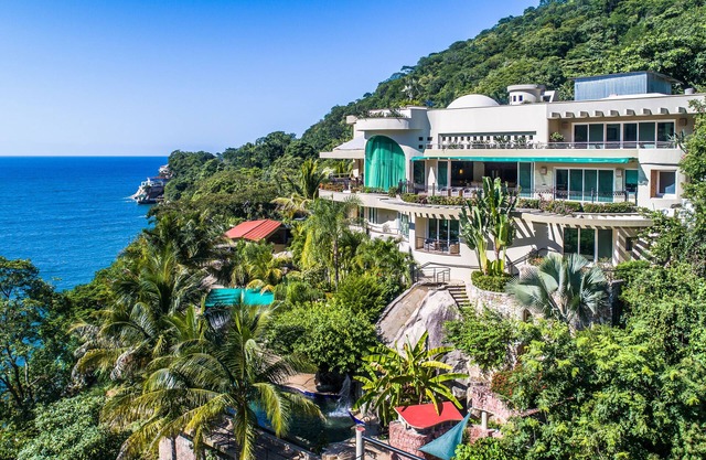 Beach Frontage Villa Rent 