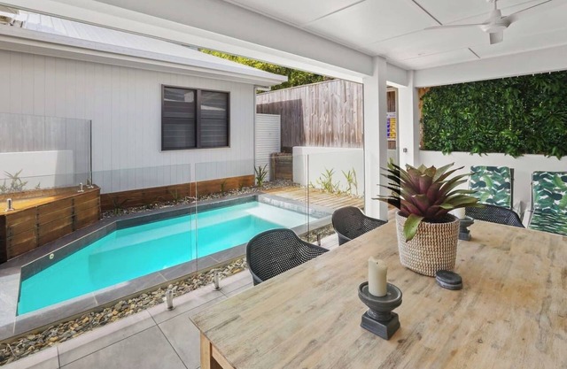 Experience Serenity and Style at Carinya – Your Private Oasis in Palm Cove