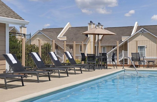 Explore Atlantic City's Dining & Entertainment! Complimentary Breakfast Buffet!