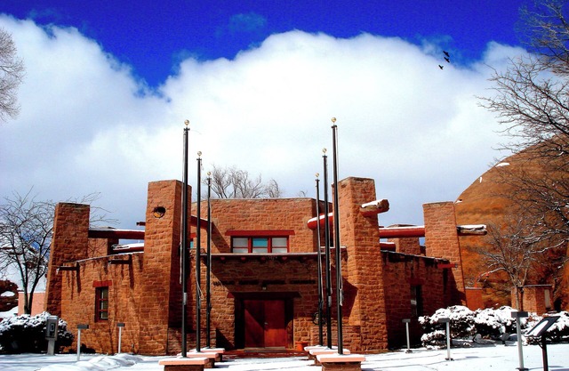 Explore Navajo Nation! 4 Units Minutes to Navajo Nation Museum! W/Pool Access!