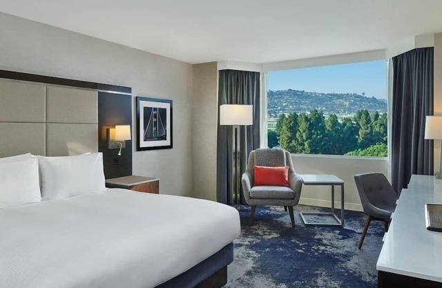 Explore Redwood City's Charm! 2 Pet-friendly Units, Outdoor Pool, Lagoon View!