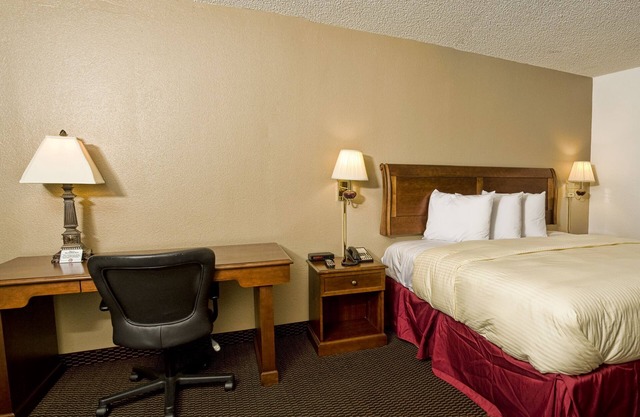 Express Inn & Suites